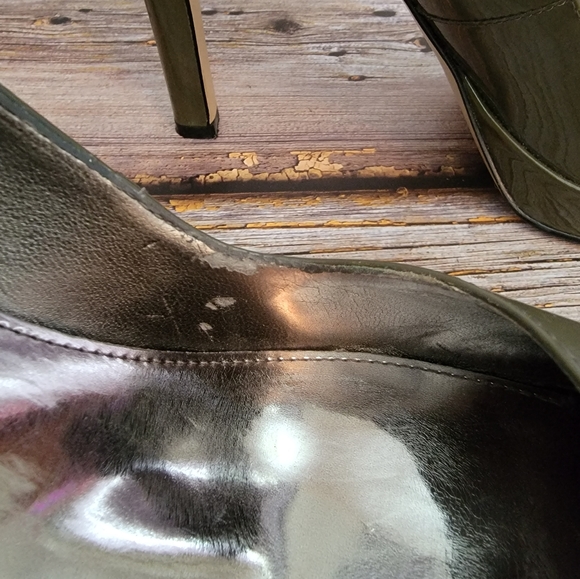 Marc Fisher Patent and Suede Platform Pumps - Size 8.5 - Picture 9 of 11